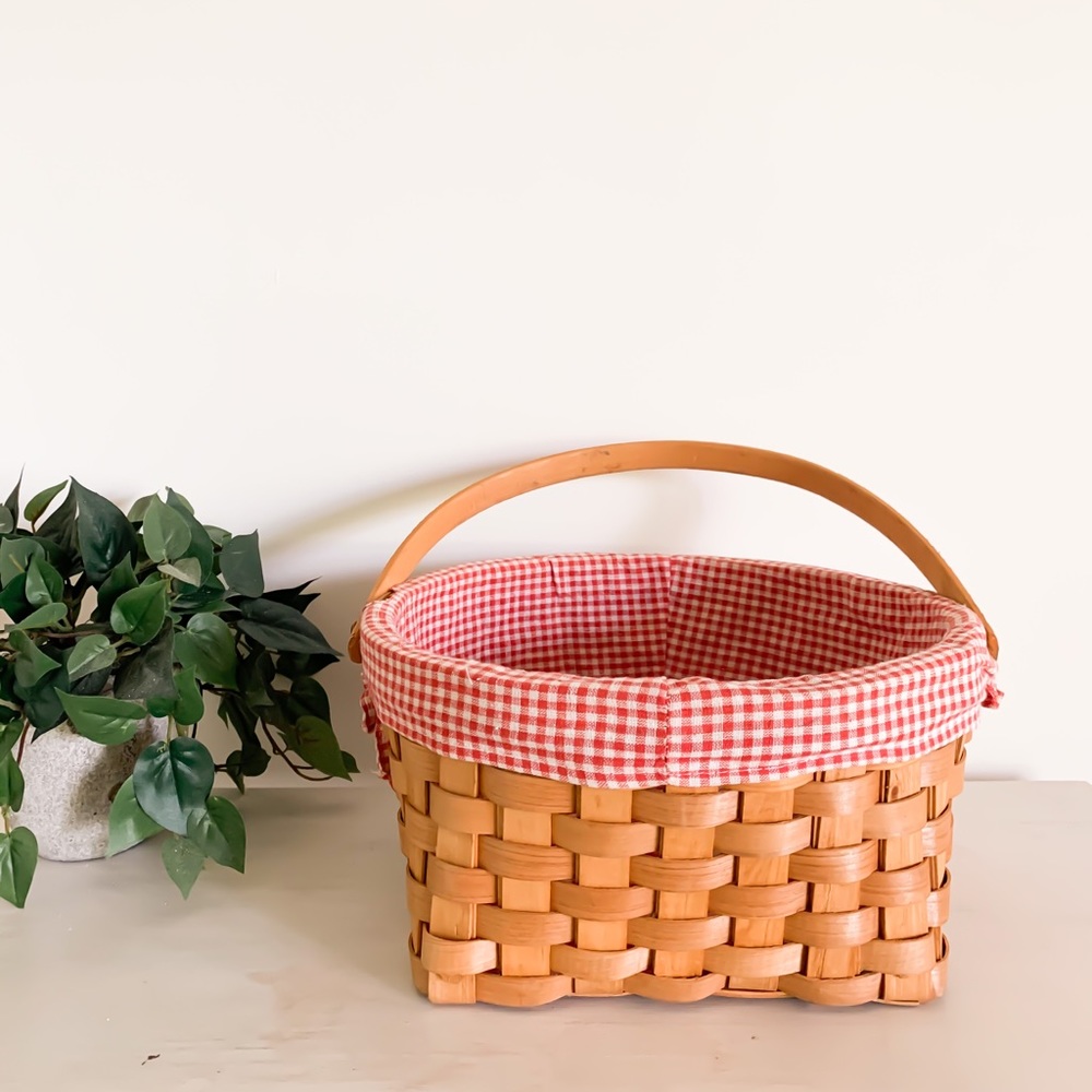 cute vintage basket with insert